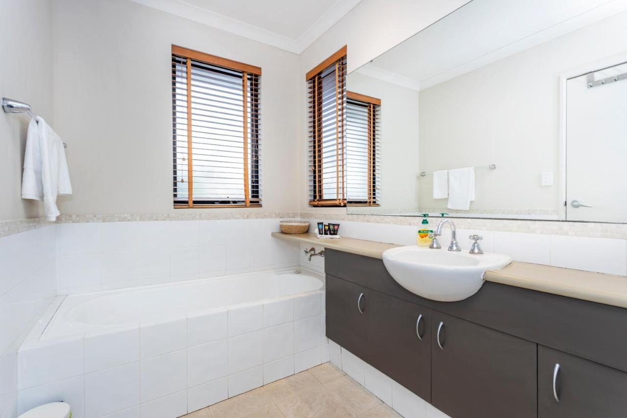 Coode Street Townhouse - Executive Escapes Villa Perth Kültér fotó